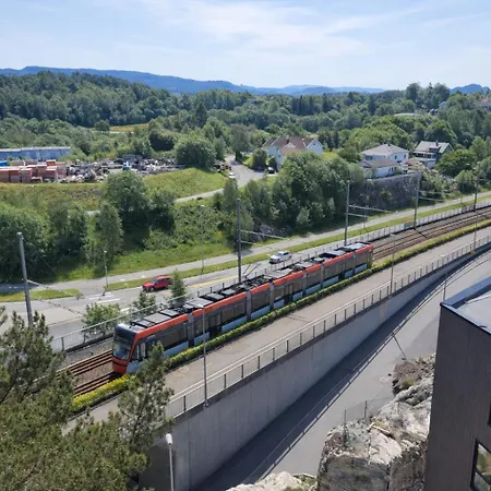 Апартаменти New 5min To Airport At Kokstad Train Station