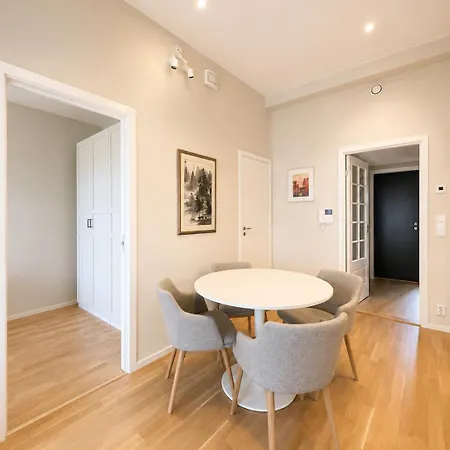 Апартаменти New 5min To Airport At Kokstad Train Station *
